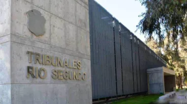 Cámaras ocultas en baños judiciales: agravan la imputación contra un exasesor letrado de Córdoba
