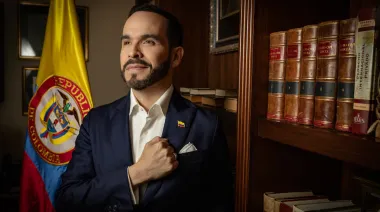 La estrategia agresiva de De la Espriella que sacude la política colombiana