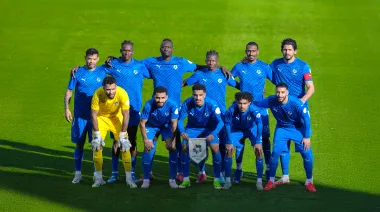Insólito: el equipo árabe Neom SC contrata y le paga a hinchas falsos