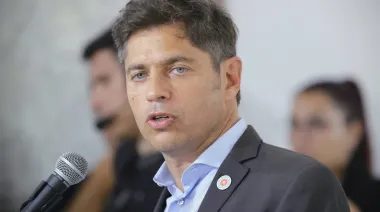 Kicillof desmintió una foto falsa que lo vinculaba con la compra de un iPhone en Nueva York