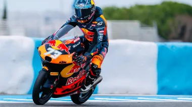 Valentín Perrone y otra gran actuación en Moto3: salió cuarto en Japón