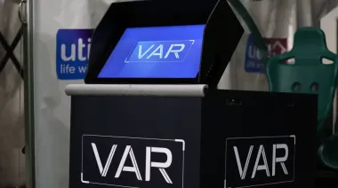 Debutó la tarjeta verde en el Mundial Sub-20 de Chile: cómo redefine el arbitraje