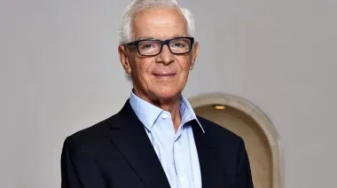 Eduardo Costantini defendió a Kicillof por "honesto" y tildó a Milei de "extremista"