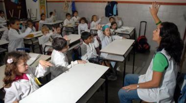 El 30% de los docentes trabaja en más de una escuela en el país