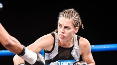 La boxeadora Evelyn “La Princesita” Bermúdez logró la triple corona en Canadá