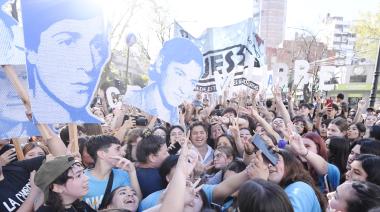 Kicillof se une a la protesta contra los recortes de Milei en educación