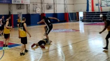 Brutal agresión en el básquet amateur porteño: un jugador le pisó la cabeza a otro