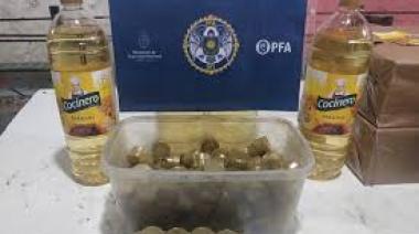 Desmantelan una banda que falsificaba aceite de girasol en Lomas de Zamora