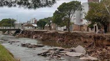 Bahía Blanca: comenzó la reconstrucción de los puentes sobre el canal Maldonado