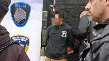 Fue a ver a Deportivo Riestra y terminó preso porque tenía pedido de captura por robo