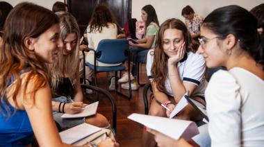 Distinguen aportes de políticas públicas por parte de adolescentes