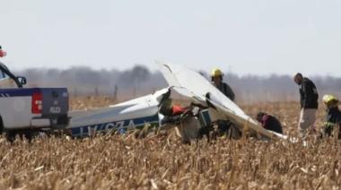 Un avión de acrobacias se estrelló durante un festival y murieron dos tripulantes