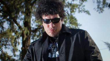 Pity Álvarez cantó una canción de Charly García en un bar: mirá el video