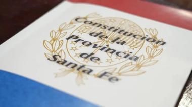 Jura de la nueva Constitución de Santa Fe habilita reelección de Pullaro