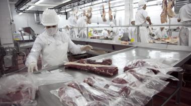 Lunes de liquidación en el campo: el Gobierno extendió la baja de retenciones a carnes vacuna y aviar