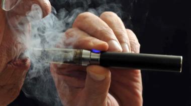 Los cigarrillos electrónicos desatan una "nueva ola de adicción a la nicotina"