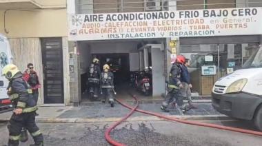 El incendio de un taller de Parque Patricios generó pánico y angustia en la zona
