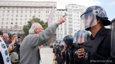 Los jubilados de la mínima pierden $100.000 por el congelamiento del bono