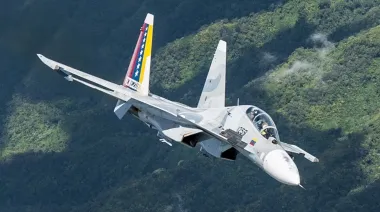 El video que ridiculiza al chavismo: milicianos y un avión sin gasolina en Venezuela