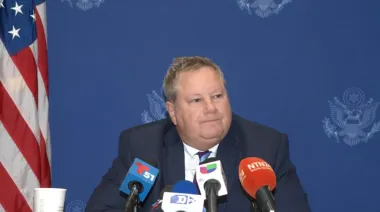 Embajada de EE.UU. en Cuba cierra servicios tras protestas convocadas por el gobierno