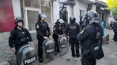 Desbaratan al “Clan Mareco” en el Bajo Flores: cinco detenidos y más de 4.000 dosis de droga