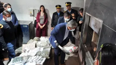 Figueroa quemó drogas en el cementerio de Neuquén: ¿cuál es el plan del gobernador?