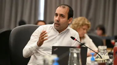 Proponen invalidar los pactos con EE.UU. que no pasen por el Congreso