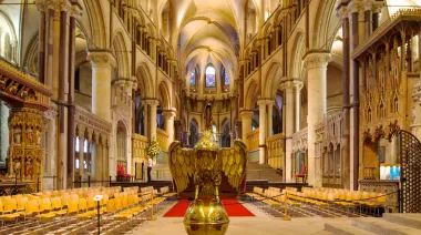 Iglesia de Inglaterra suspende plan de bendiciones a parejas del mismo sexo