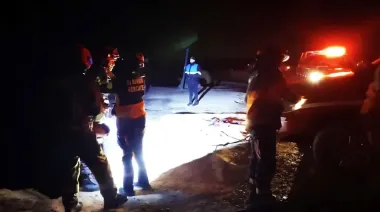 Hallaron un cuerpo atado y envuelto en una frazada en los acantilados de Rawson: investigan un posible crimen narco