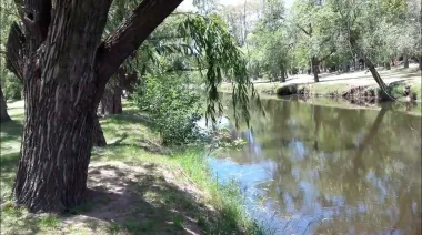 Denuncian usurpación de terrenos fiscales en la ribera del río Luján