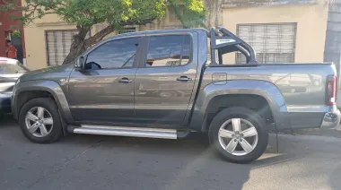 Cayeron dos ladrones tras una persecución por la General Paz: habían robado una camioneta en Lanús