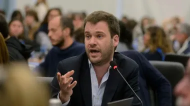 Juan Manuel López cuestionó a María Eugenia Talerico por romper la veda electoral