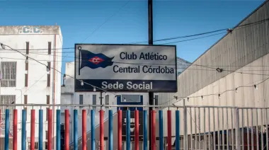 Polémica de un club con la Policía de Córdoba: usaron su camiseta asociada a la delincuencia