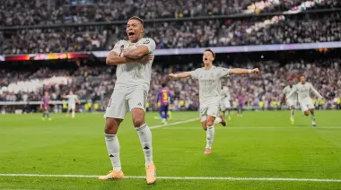Real Madrid le ganó a Barcelona y está en lo más alto de LaLiga
