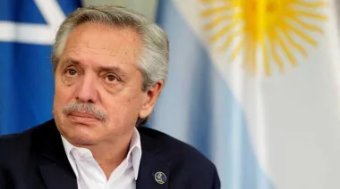 Alberto Fernández desmiente versiones y atacó por "fake news" a Clarín