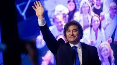 Javier Milei celebró el triunfo de LLA desde Olivos y prometió “inflación cero”