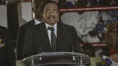 Paul Biya, el presidente más longevo del mundo, fue reelegido en medio del descontento