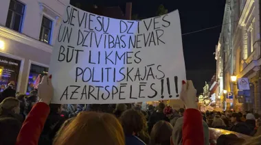 Parlamento letón aprueba retiro del tratado europeo para combatir violencia de género