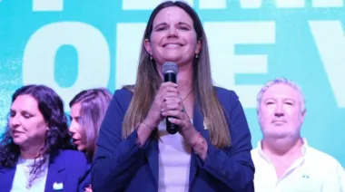 Denuncian que una ONG financió la campaña de Caren Tepp y Cachi Martínez