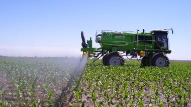 El Consejo Agroindustrial respaldó la ley que regula el uso de fitosanitarios en todo el país