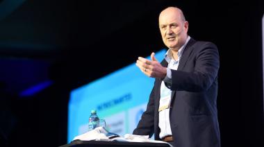 Sturzenegger critica a empresarios por no aprovechar libertad en contratos laborales