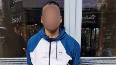 Un motochorro con 18 causas fue detenido tras asaltar a una joven en Palermo