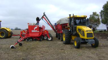 Con buenos márgenes rentables y dudas por el clima, la siembra de soja puso primera