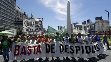 Más de 10.000 empleos por mes se pierden desde que gobierna Milei