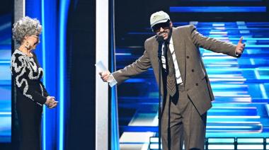 Bad Bunny, reconocido como mejor artista latino del siglo 21 según Billboard