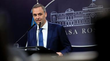 Manuel Adorni, del atril de Casa Rosada al poder: el vocero que se volvió Jefe de Gabinete