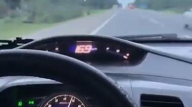 Tucumán: manejaba a 170 km/h con su hijo y la ANSV le retiró su registro de conducir