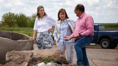 Bullrich recorrió zonas inundadas en la Provincia: anunció asistencia, maquinaria y créditos