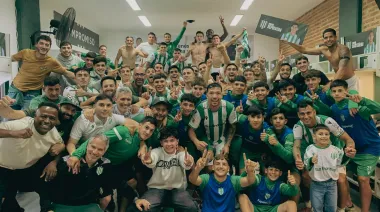 De la mano de Petro Troglio, Banfield le ganó el clásico a Lanús y se salvó del descenso