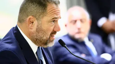 La llamativa explicación del juez acusado de robar 144 monedas de oro sobre por qué no entregó la clave de su celular